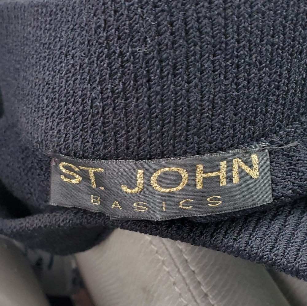 St. JOHN KNIT PENCIL SKIRT (PRE-LOVED) - Picture 2 of 9
